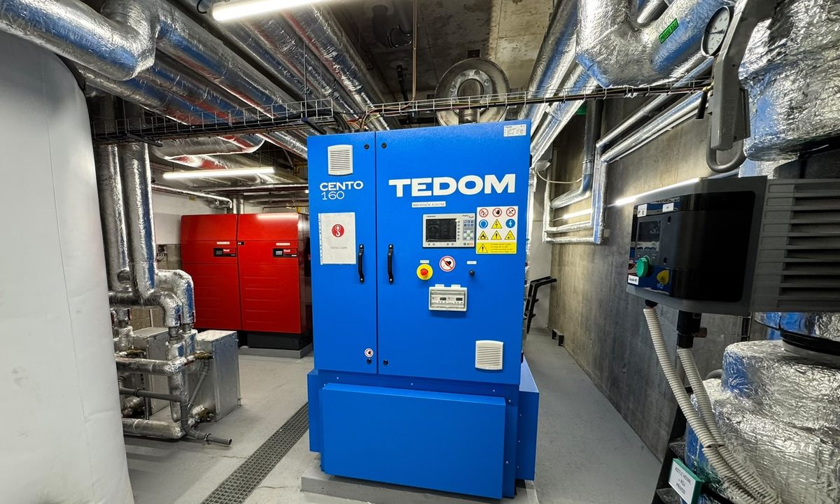 Kogenerační jednotka TEDOM v technické místnosti